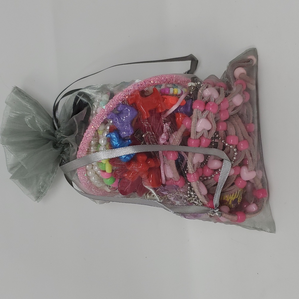 Kids Jewelry Mixed Lot Over 30 Pcs Mini Mouse M&M Bolo - Picture 16 of 17